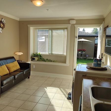 Private Suite W King Bed, Ground Level, Naturally Bright Vancouver Ngoại thất bức ảnh