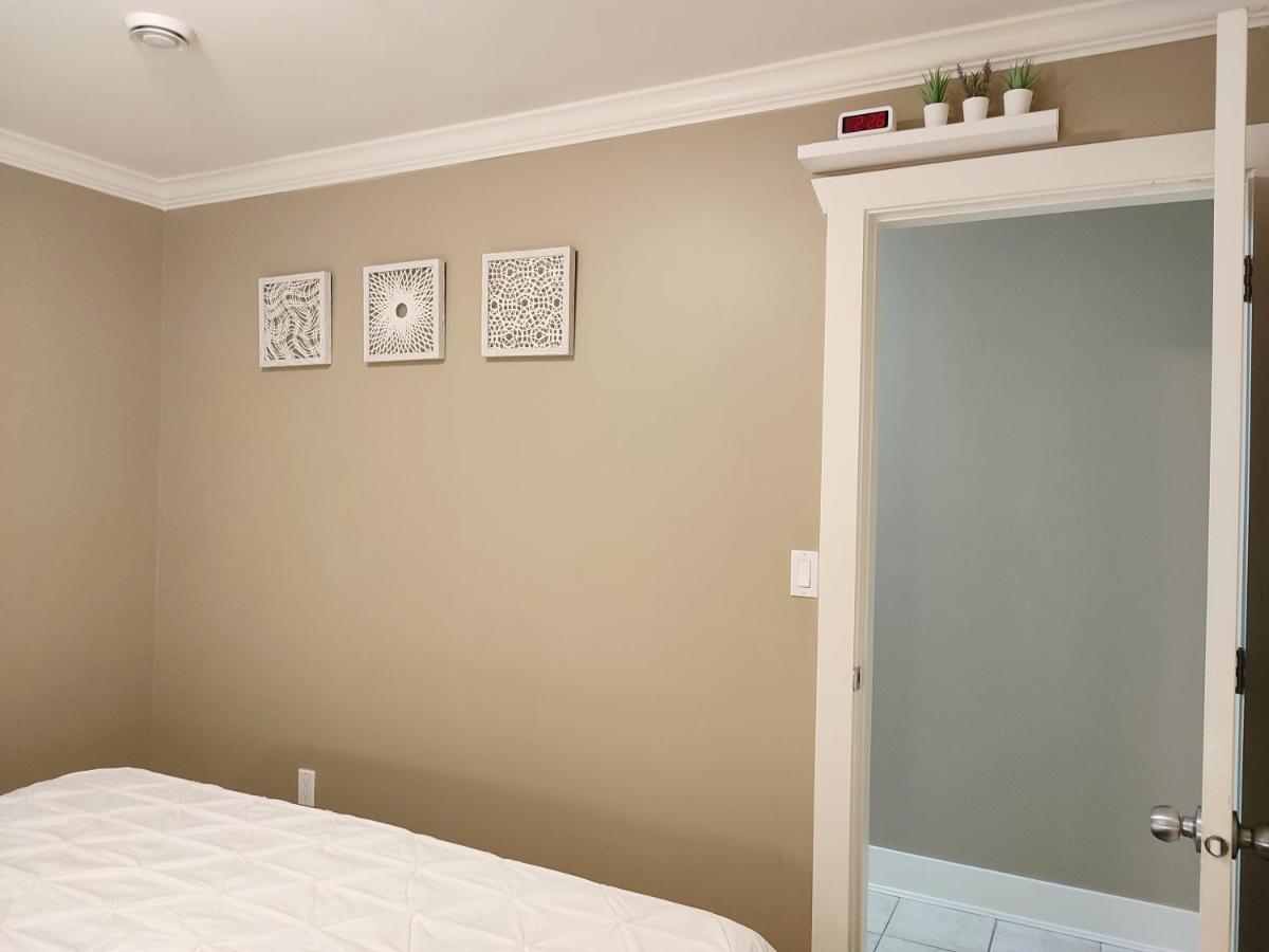 Private Suite W King Bed, Ground Level, Naturally Bright Vancouver Ngoại thất bức ảnh